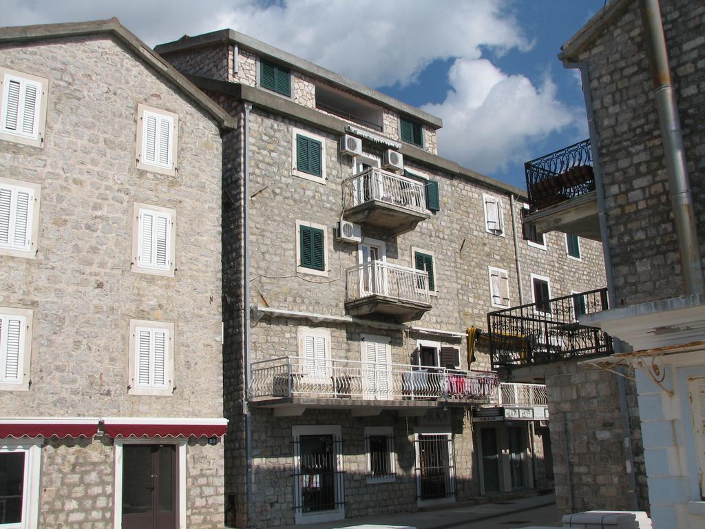 Apartments Teodora Obala Petrovac Exterior foto